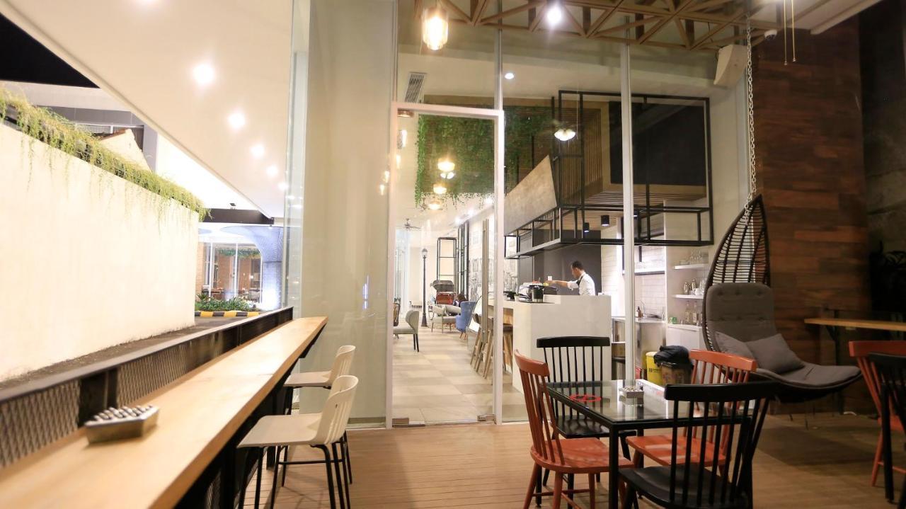 Luminor Hotel Purwokerto By Wh Exterior foto